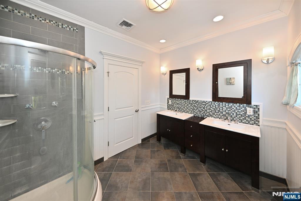 738 Grant Avenue Maywood, NJ 07607 - Photo 5 of 37