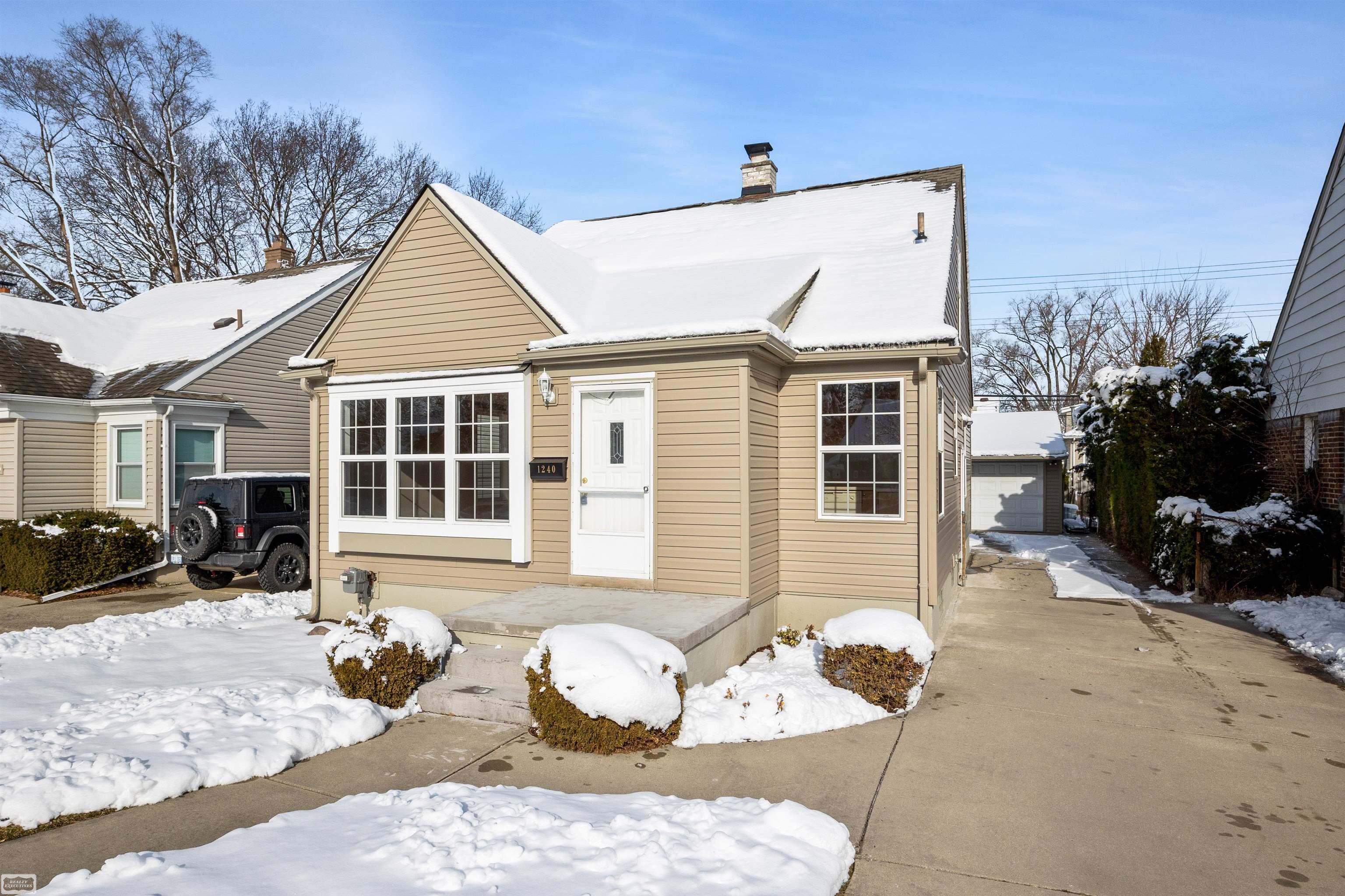 1240 West Eleven Mile Road Berkley, MI 48072 - Photo 2 of 43
