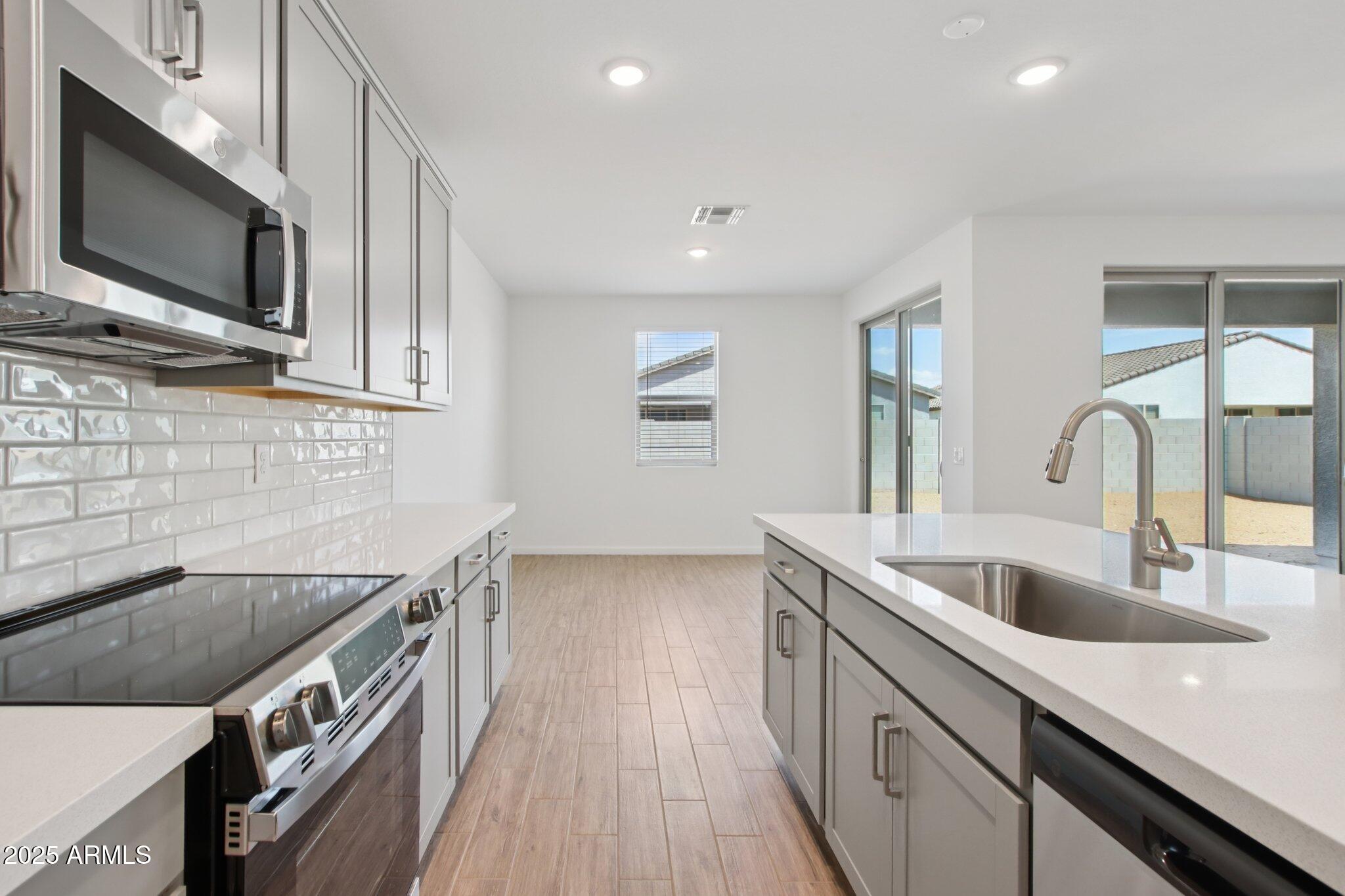 15734 West Brown Street Waddell, AZ 85355 - Photo 11 of 61 11-web-or-mls-W Brown St-S2708-011