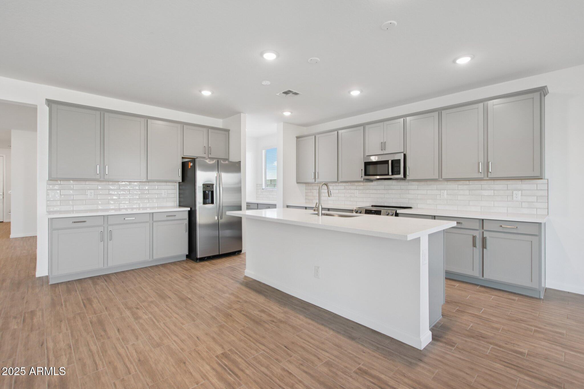 15734 West Brown Street Waddell, AZ 85355 - Photo 12 of 61 12-web-or-mls-W Brown St-S2708-012