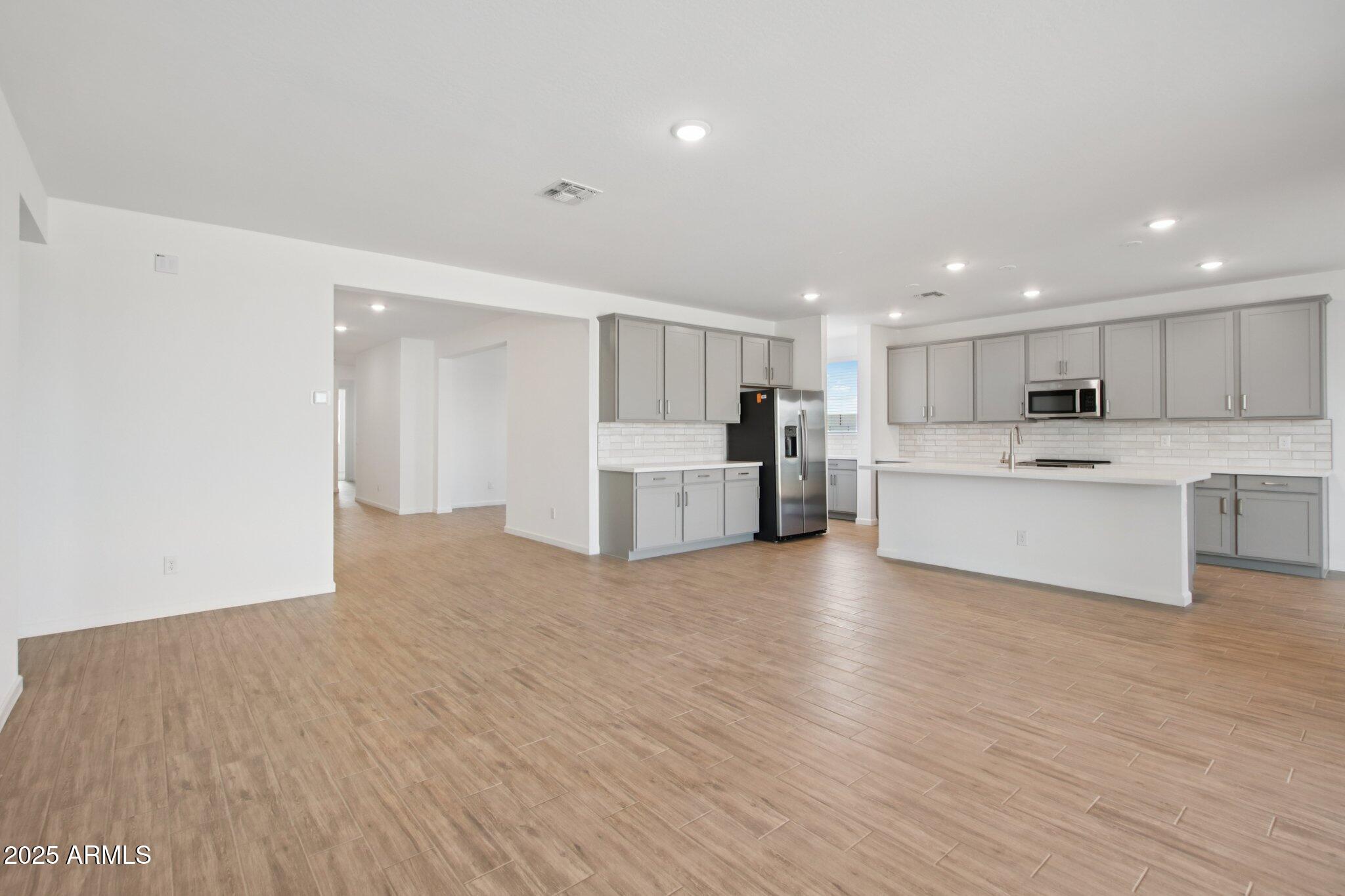 15734 West Brown Street Waddell, AZ 85355 - Photo 14 of 61 14-web-or-mls-W Brown St-S2708-014