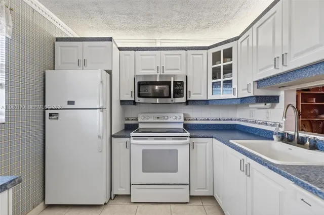 $85,000 | 2900 Northwest 47th Terrace, Unit 405B, Lauderdale Lakes, FL 33313