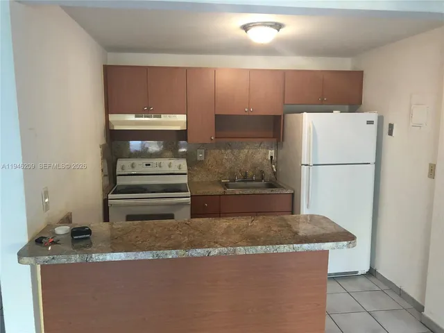 $1,550 | 4301 Northwest S Tamiami Canal Drive, Unit 3112, Miami, FL 33126