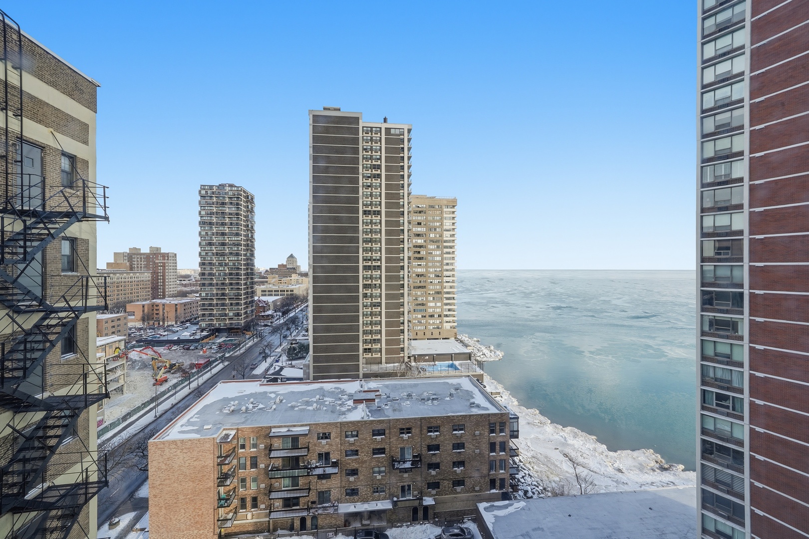 6101 North Sheridan Road, Unit 12E Chicago, IL 60660 - Photo 14 of 32