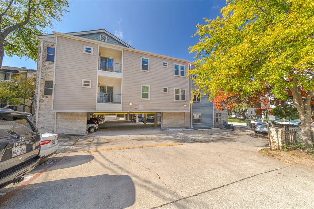 2414 Longview Street, Unit 306 Austin, TX 78705 - Photo 9 of 14 a view of a house with a patio