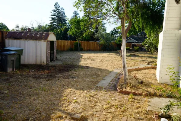 $460,000 | 2214 Fordham Avenue, Clovis, CA 93611