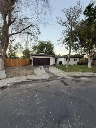 $460,000 | 2214 Fordham Avenue, Clovis, CA 93611