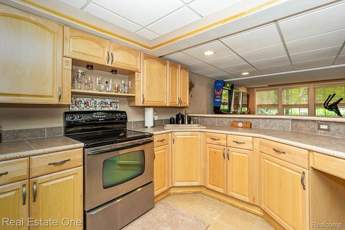 1892 Dunham Drive Rochester, MI 48306 - Photo 24 of 25 f0a5a455-03a1-4a8c-ad95-c8a491f81618.jpg