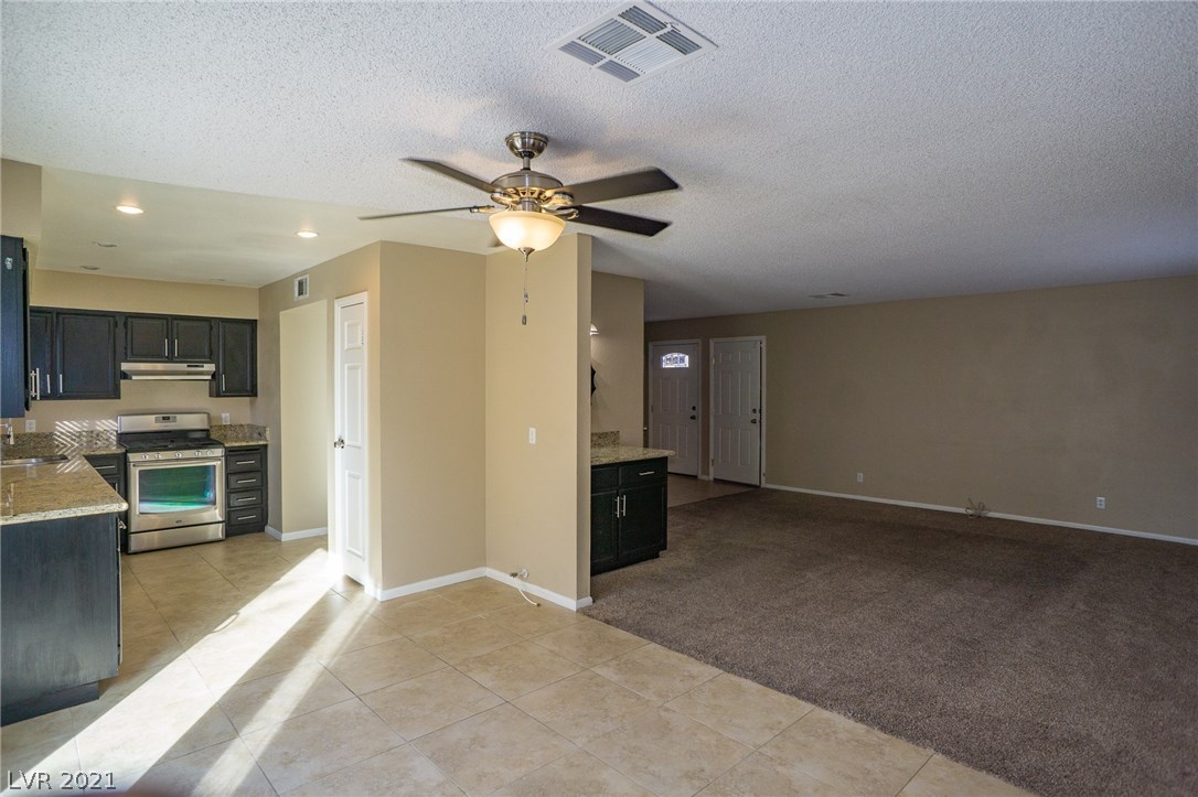 1017 Wilson Cliffs Road Las Vegas, NV 89128 - Photo 7 of 41