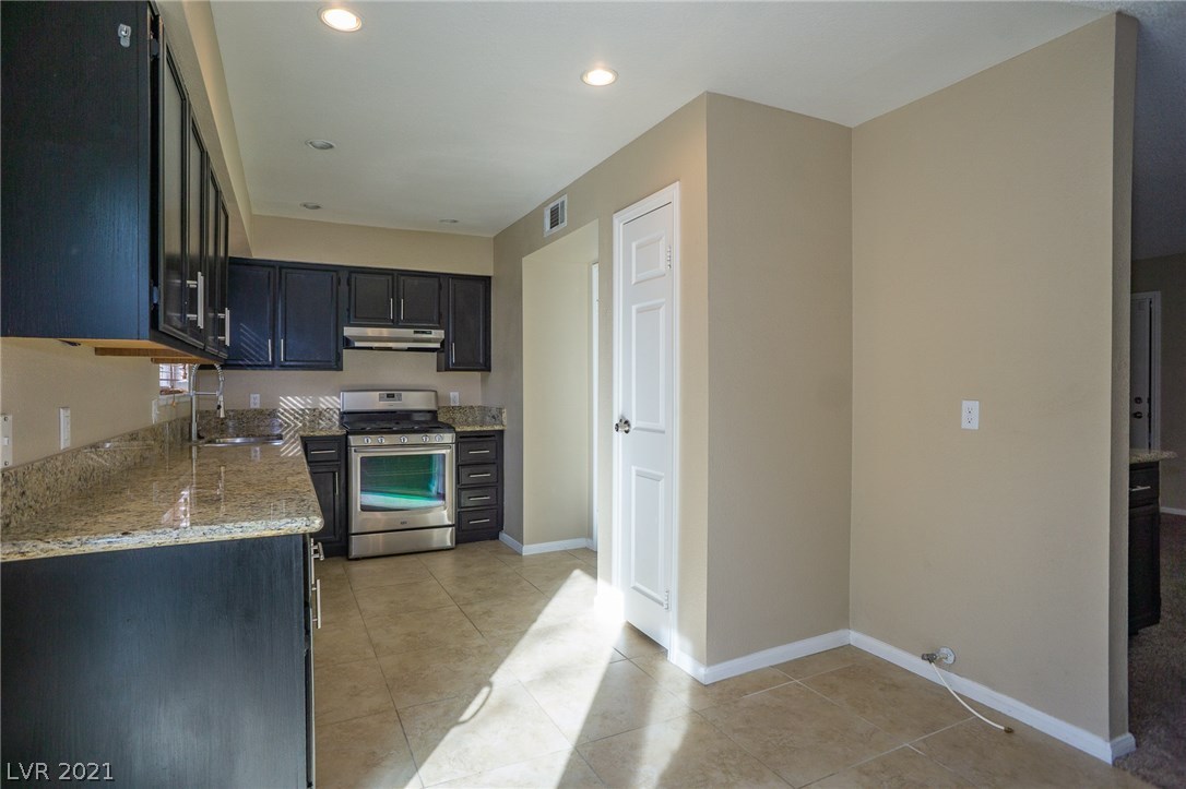1017 Wilson Cliffs Road Las Vegas, NV 89128 - Photo 10 of 41