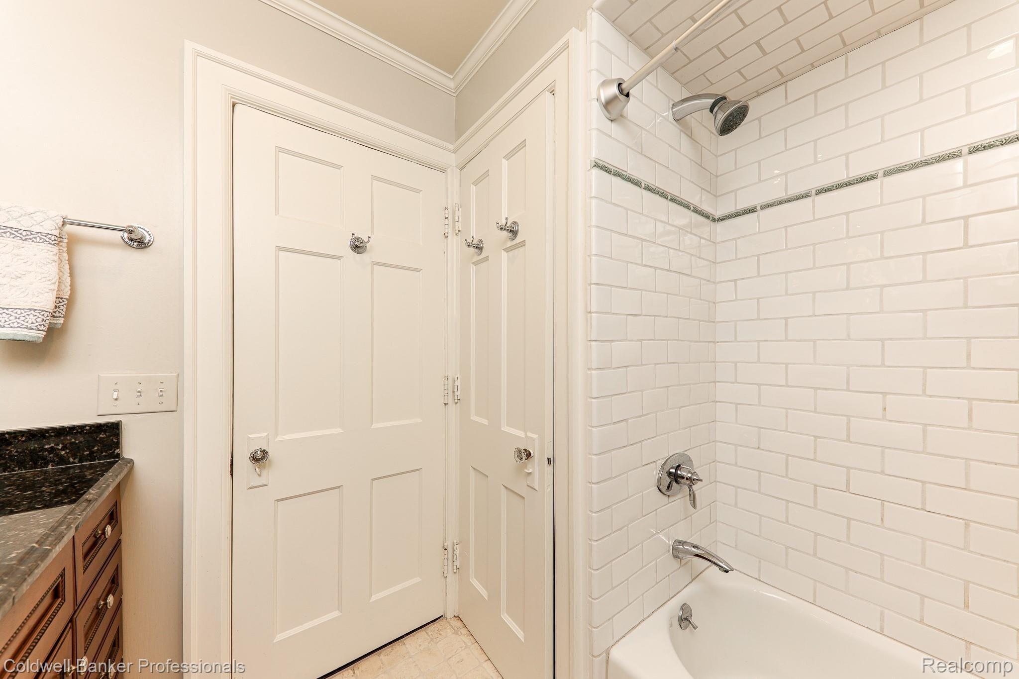 640 Rivard Boulevard Grosse Pointe, MI 48230 - Photo 26 of 39 640 Rivard (31 of 62).jpg