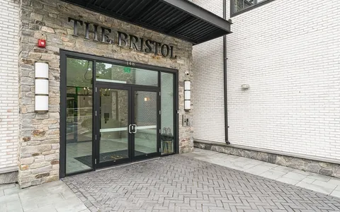 $2,600,000 | 148 Weston Road, Unit 304, Wellesley, MA 02482