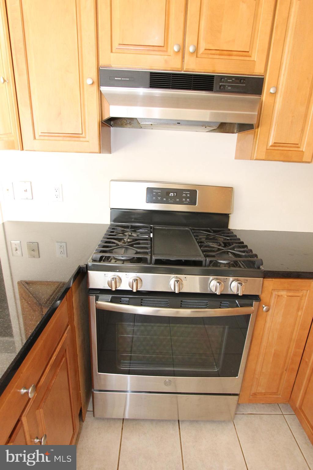 386 Bolton Road East Windsor, NJ 08520 - Photo 15 of 30 Gallery Image 15