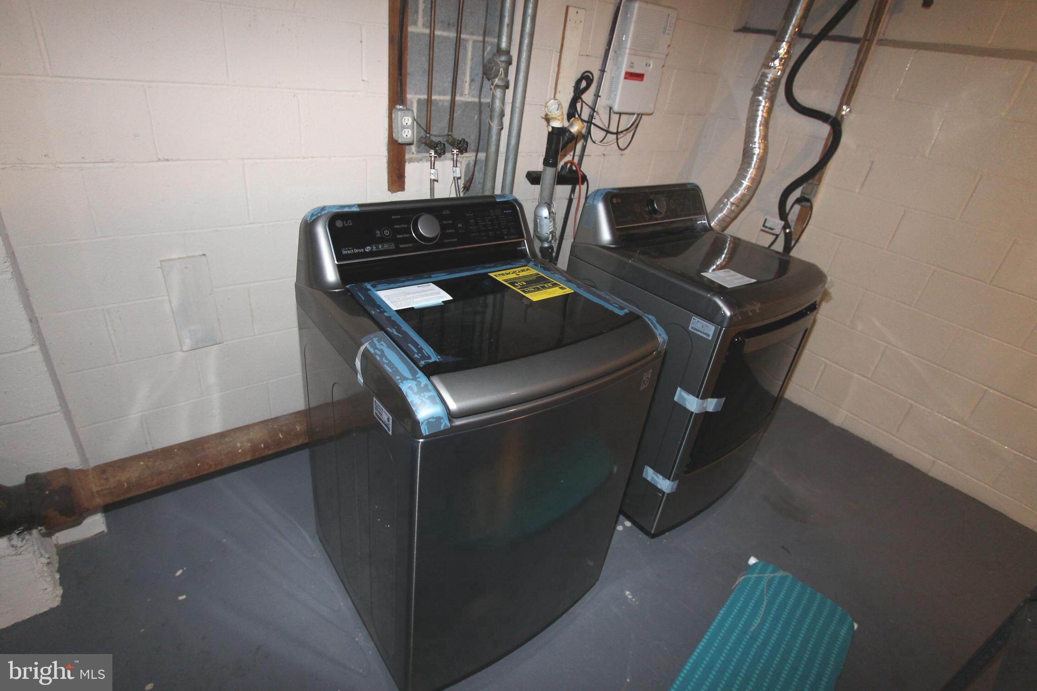 386 Bolton Road East Windsor, NJ 08520 - Photo 26 of 30 Brand New LG Washer & Dryer
