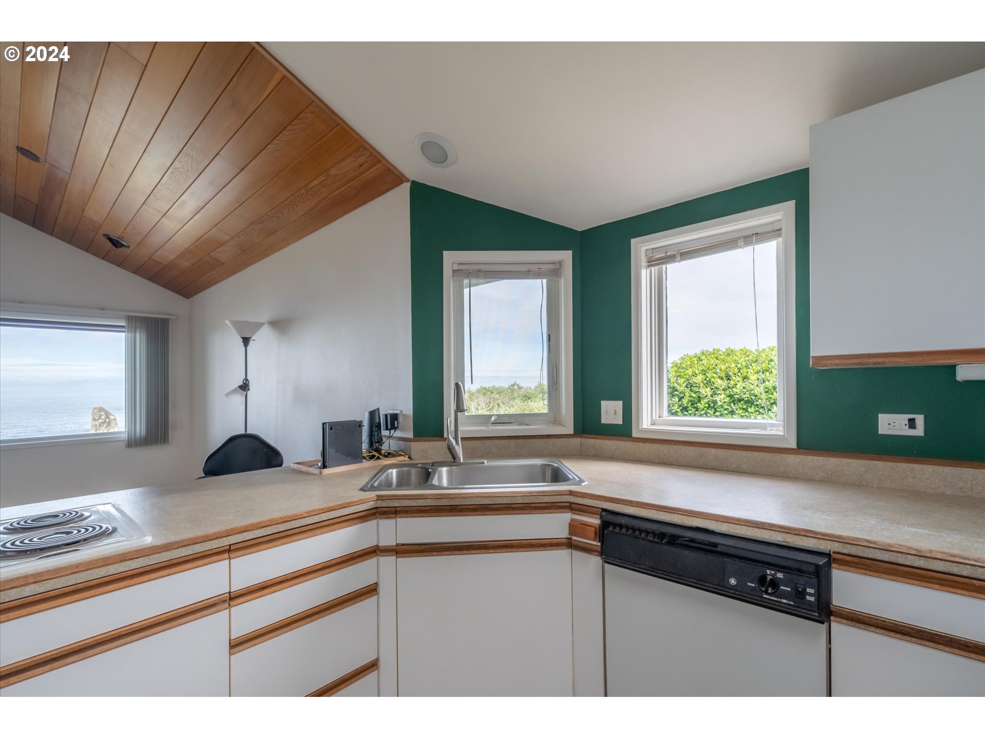 2392 Beach Loop Road Bandon, OR 97411 - Photo 16 of 42 Gallery Image 16