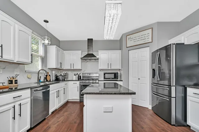 $635,000 | 2772 Berman Road, North Aurora, IL 60542