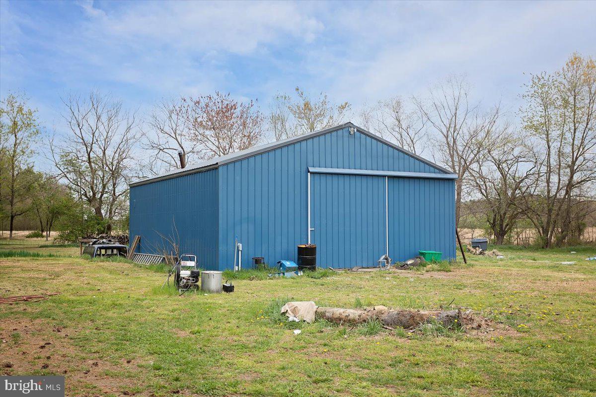 15421 Oakland Road Goldsboro, MD 21636 - Photo 18 of 20 a view of a backyard with large tree