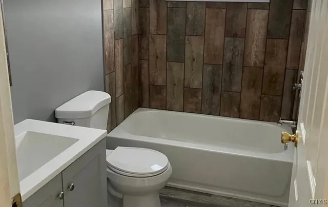 $289,900 | 402 Buckley Road, Salina, NY 13088