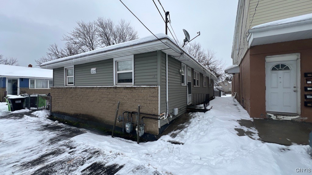 402 Buckley Road Salina, NY 13088 - Photo 3 of 18