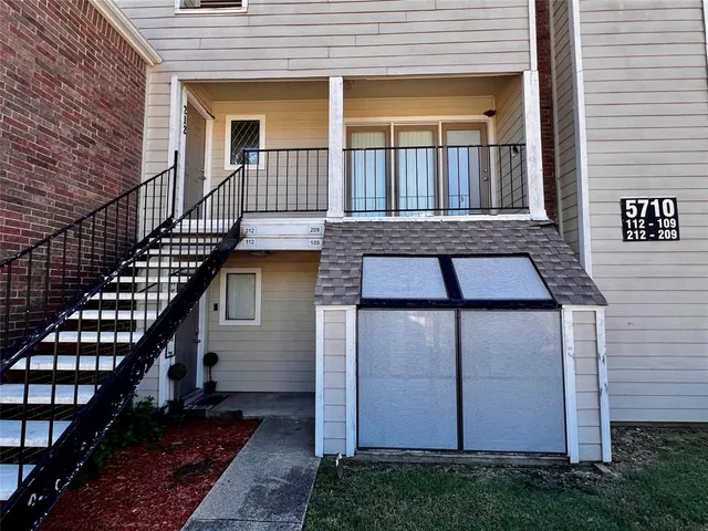 $1,000 | 5710 Marvin Loving Drive, Unit 209, Garland, TX 75043