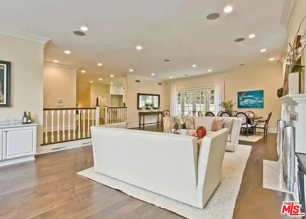 $15,000 | 580 North Kenter Avenue, Los Angeles, CA 90049