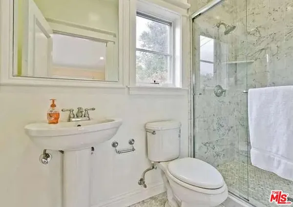 $15,000 | 580 North Kenter Avenue, Los Angeles, CA 90049