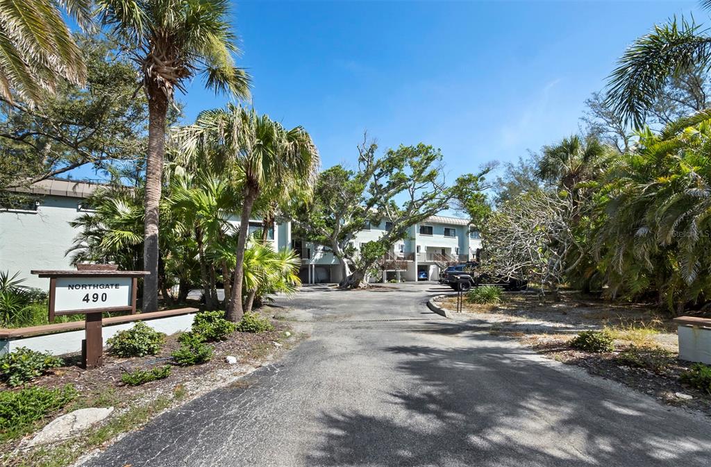 490 North Shore Road, Unit 6 Longboat Key, FL 34228 - Photo 8 of 67
