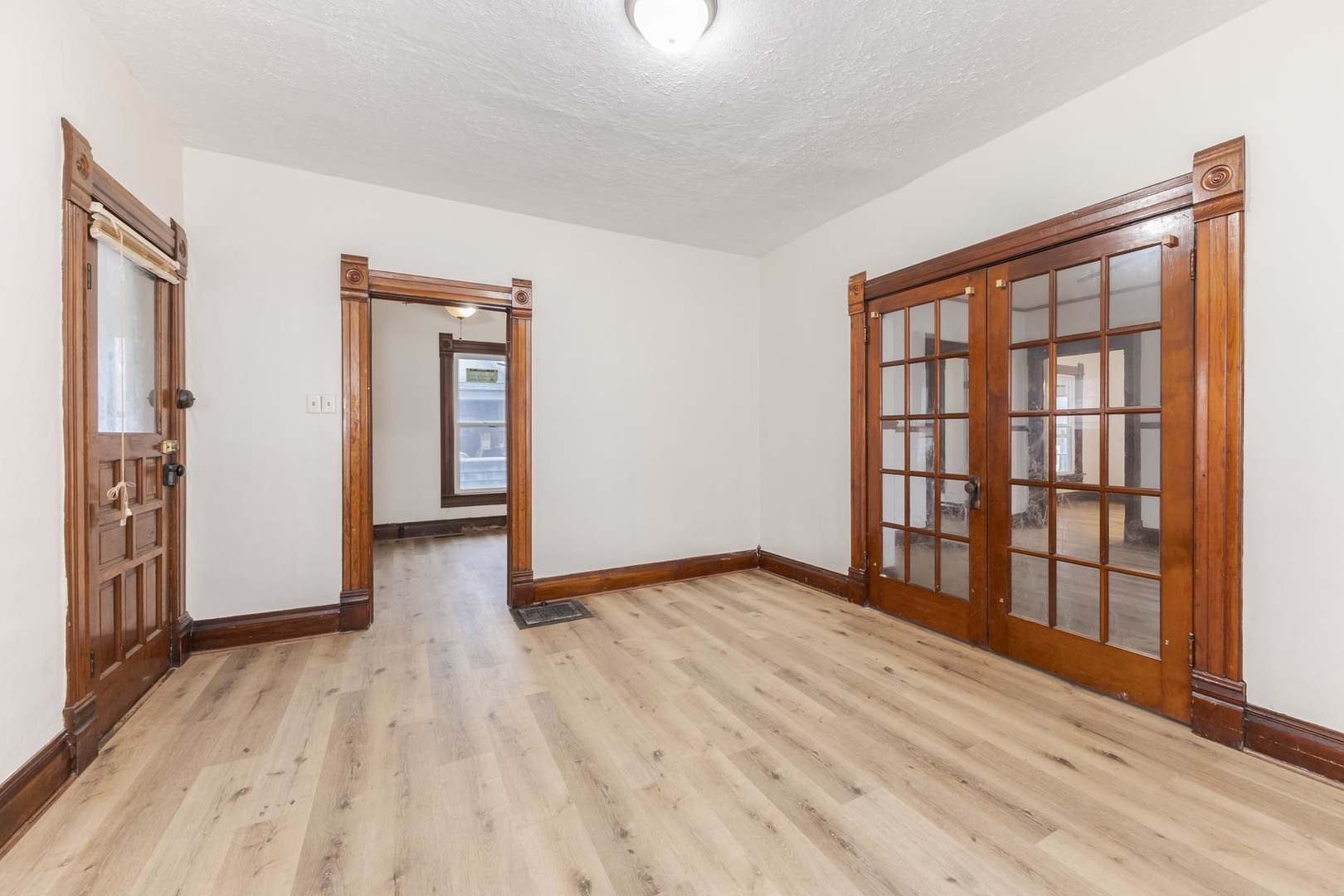 726 West South Street Pontiac, IL 61764 - Photo 8 of 34