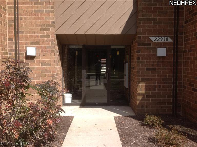 22938 Mastick Road, Unit 202 Cleveland, OH 44126 - Photo 2 of 7