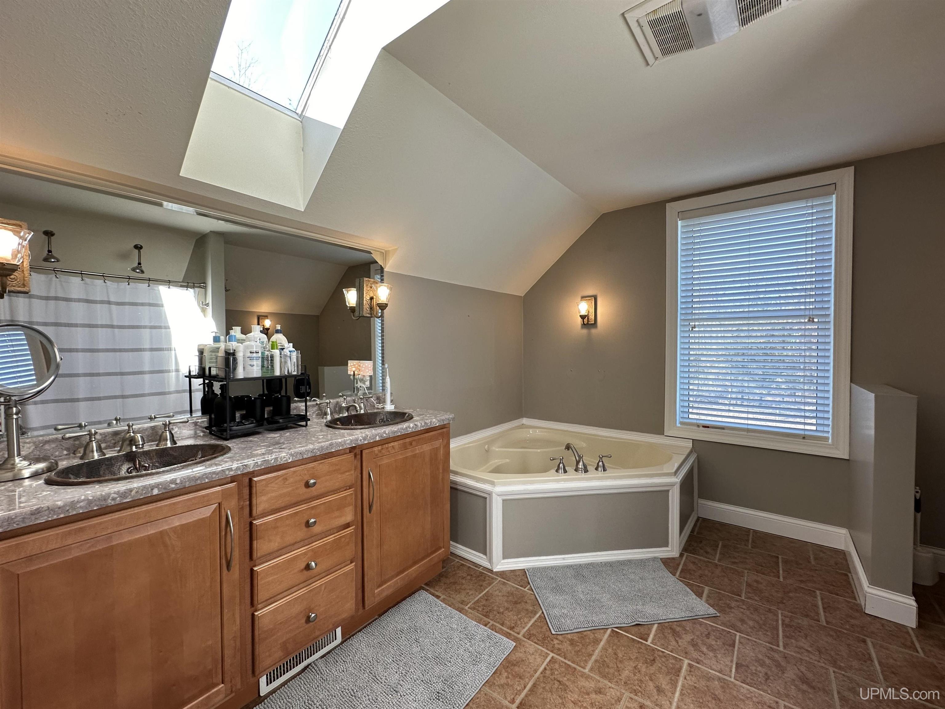 7582 Tipperary Road Gladstone, MI 49837 - Photo 20 of 35 Gallery Image 20