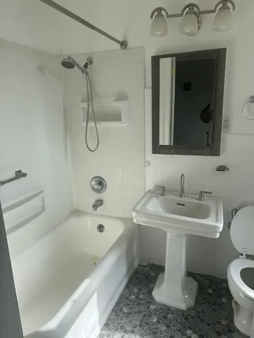 $120,000 | 5555 South Everett Avenue, Unit E7, Chicago, IL 60637