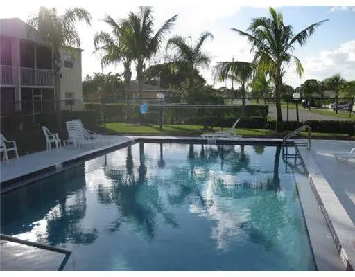 $1,600 | 1505 Crescent Circle, Unit B27, Lake Park, FL 33403