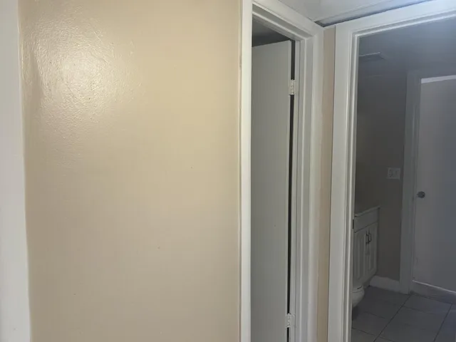 $1,600 | 1505 Crescent Circle, Unit B27, Lake Park, FL 33403