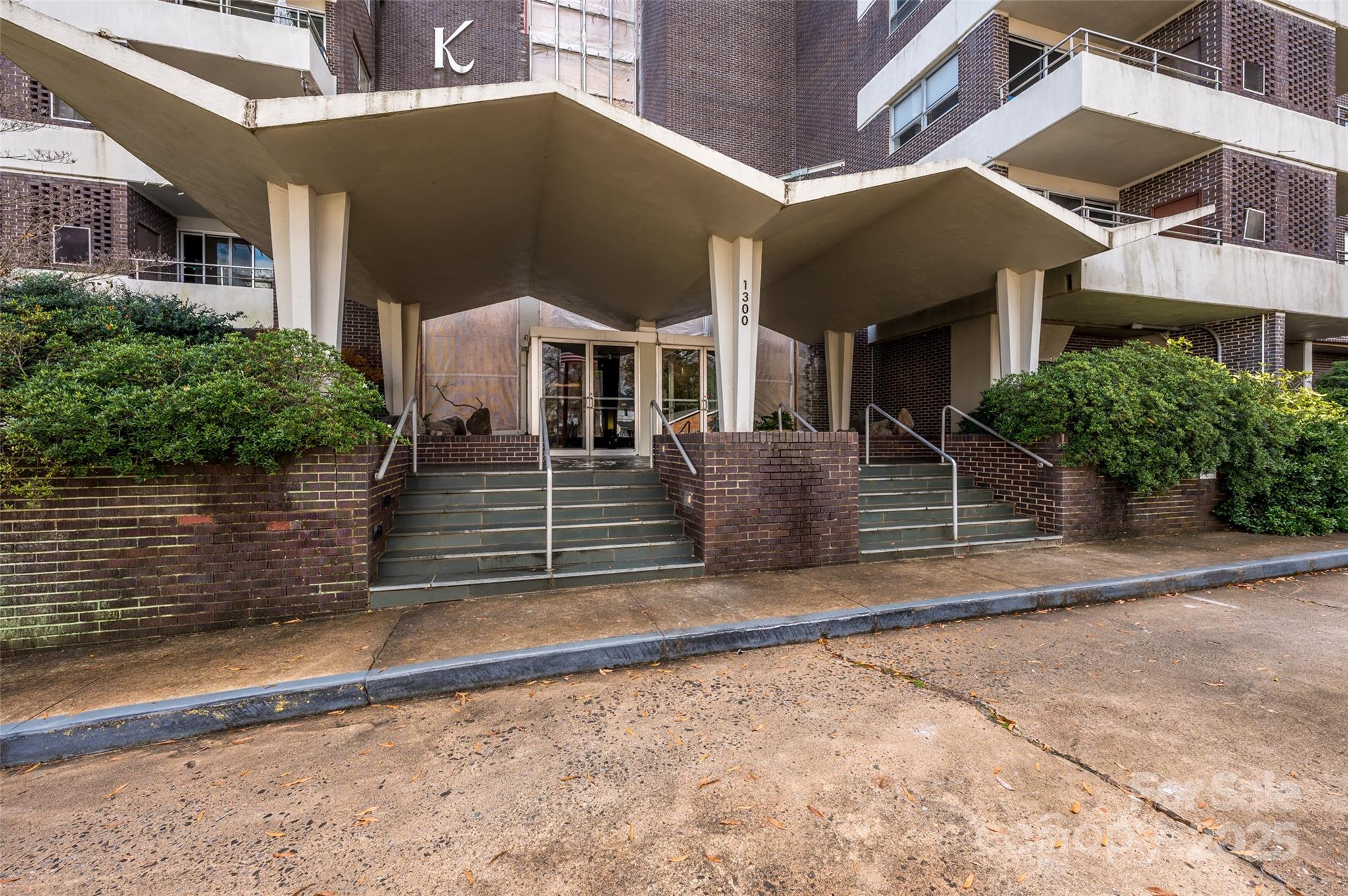 1300 Reece Road, Unit 411 Charlotte, NC 28209 - Photo 23 of 33 Gallery Image 23