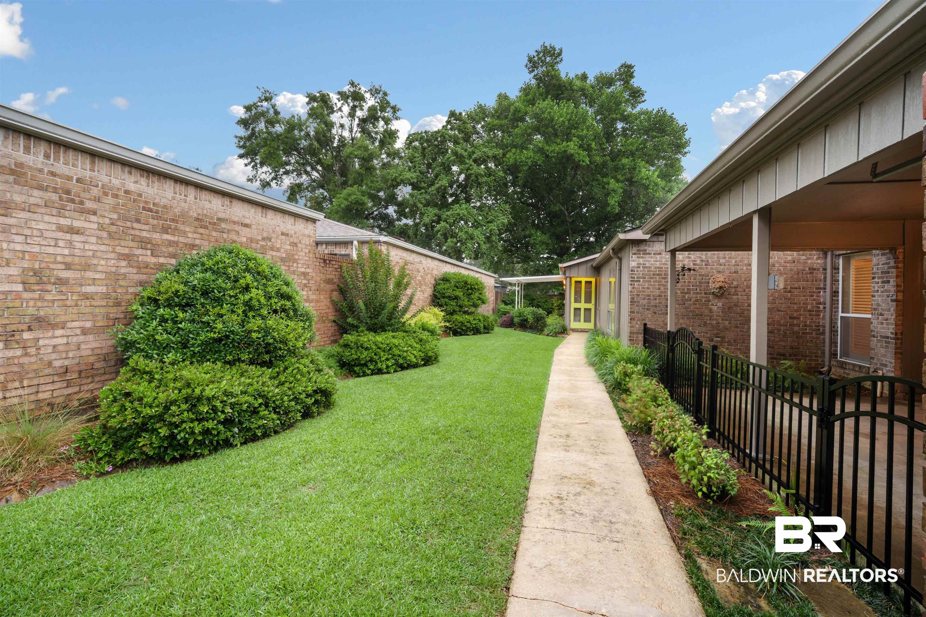 17 Cobblestone Way West Mobile, AL 36608 - Photo 2 of 30 Entry