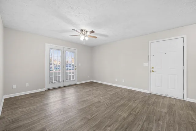 $875 | 3239 Tower Drive, Unit B, Clarksville, TN 37042