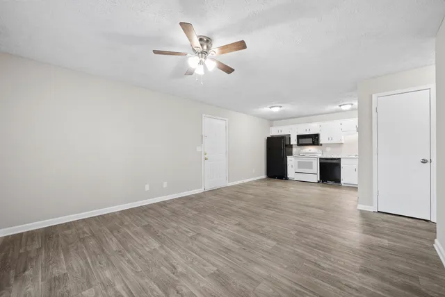 $875 | 3239 Tower Drive, Unit B, Clarksville, TN 37042