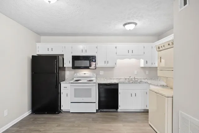 $875 | 3239 Tower Drive, Unit B, Clarksville, TN 37042