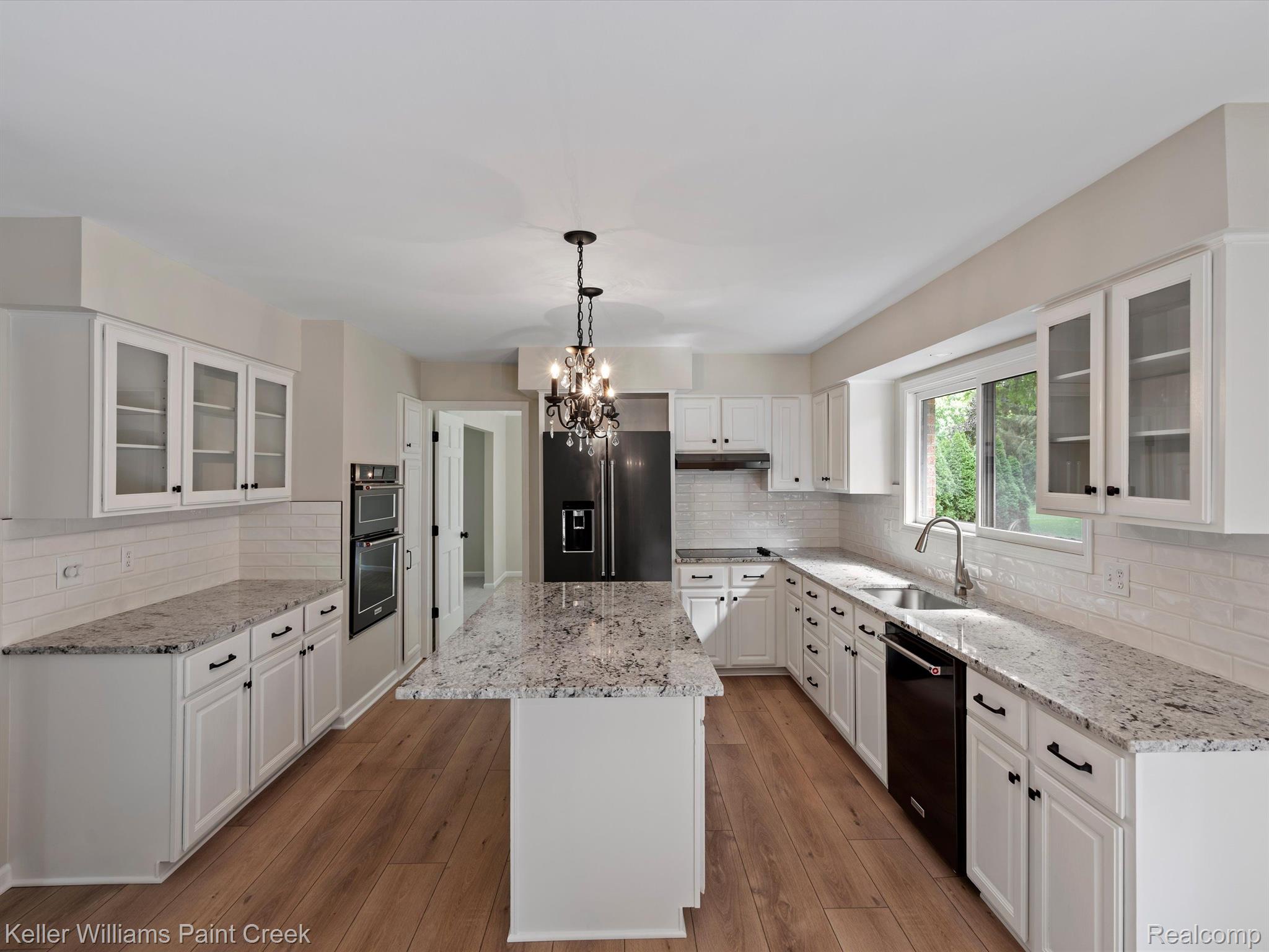 319 Lake Forest Road Rochester, MI 48309 - Photo 9 of 42 Gallery Image 9