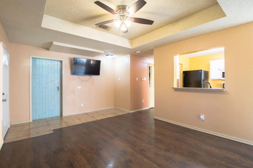 2651 Anderson Street Dallas, TX 75215 - Photo 9 of 21 Living Room