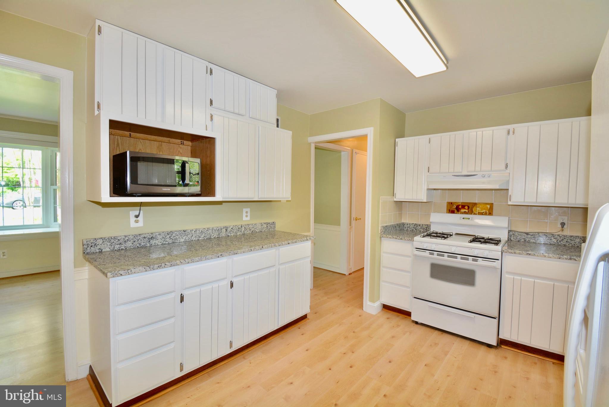 8921 Victoria Road Springfield, VA 22151 - Photo 2 of 29 Kitchen
