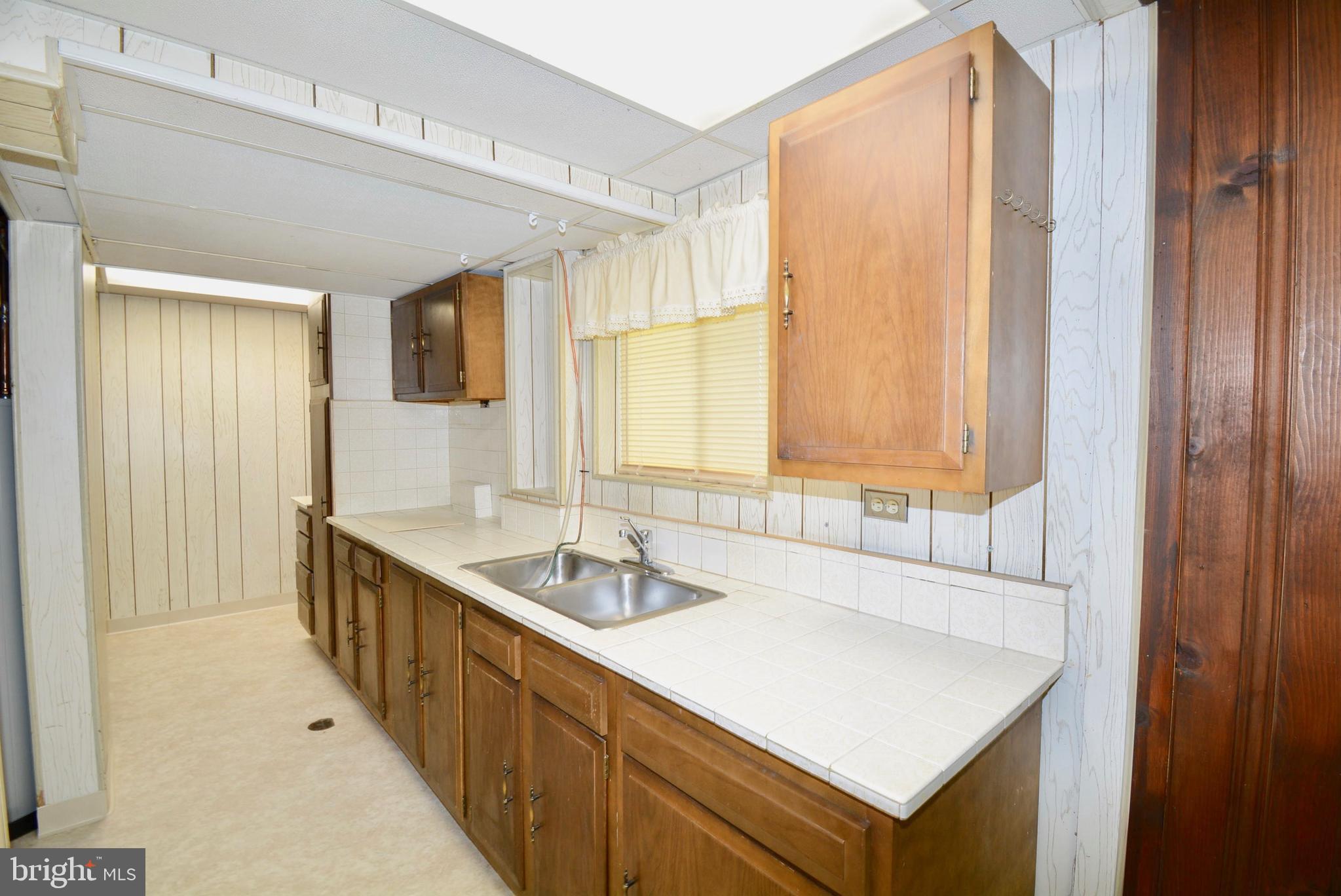 8921 Victoria Road Springfield, VA 22151 - Photo 25 of 29 Craft Area