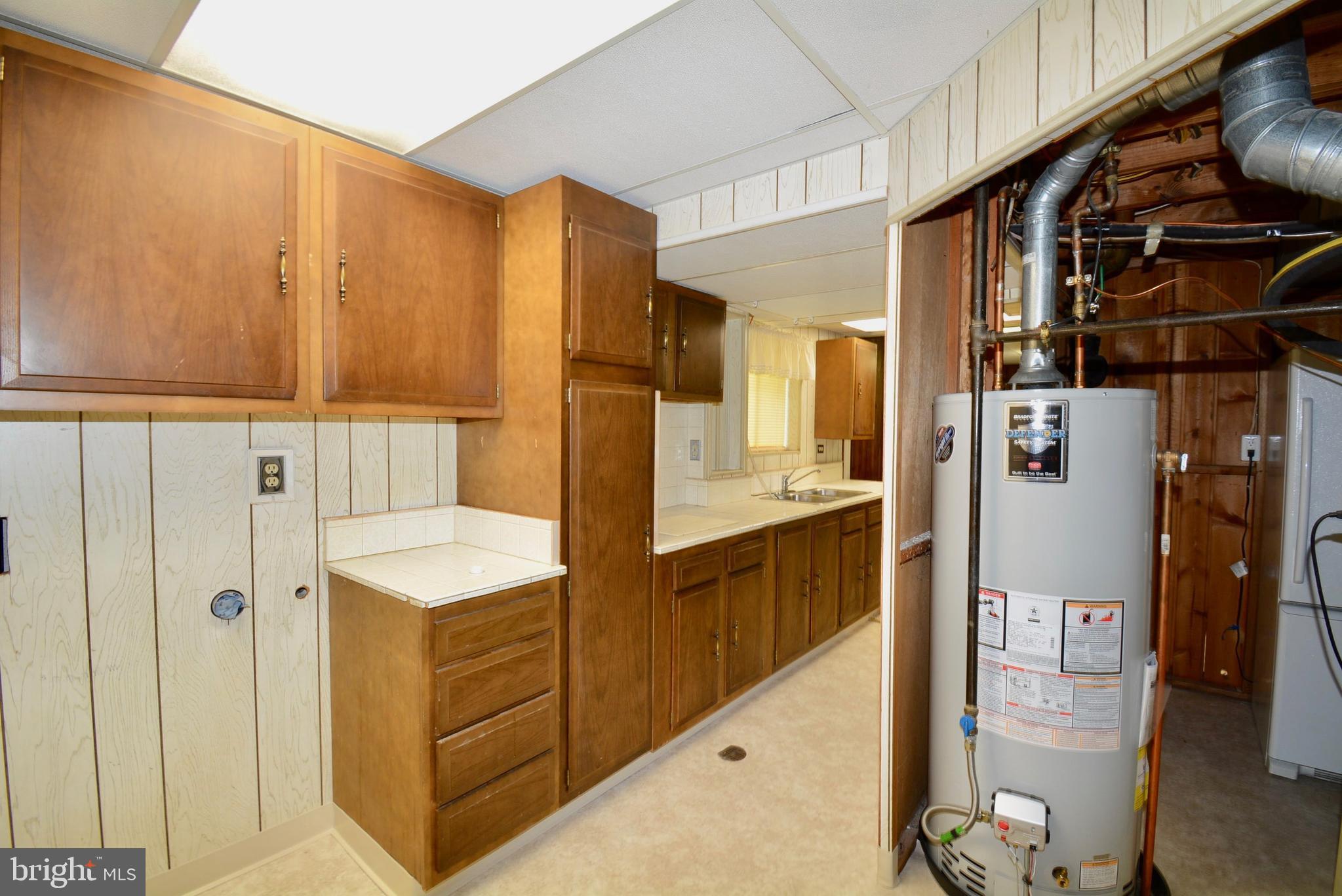 8921 Victoria Road Springfield, VA 22151 - Photo 27 of 29 Craft Area