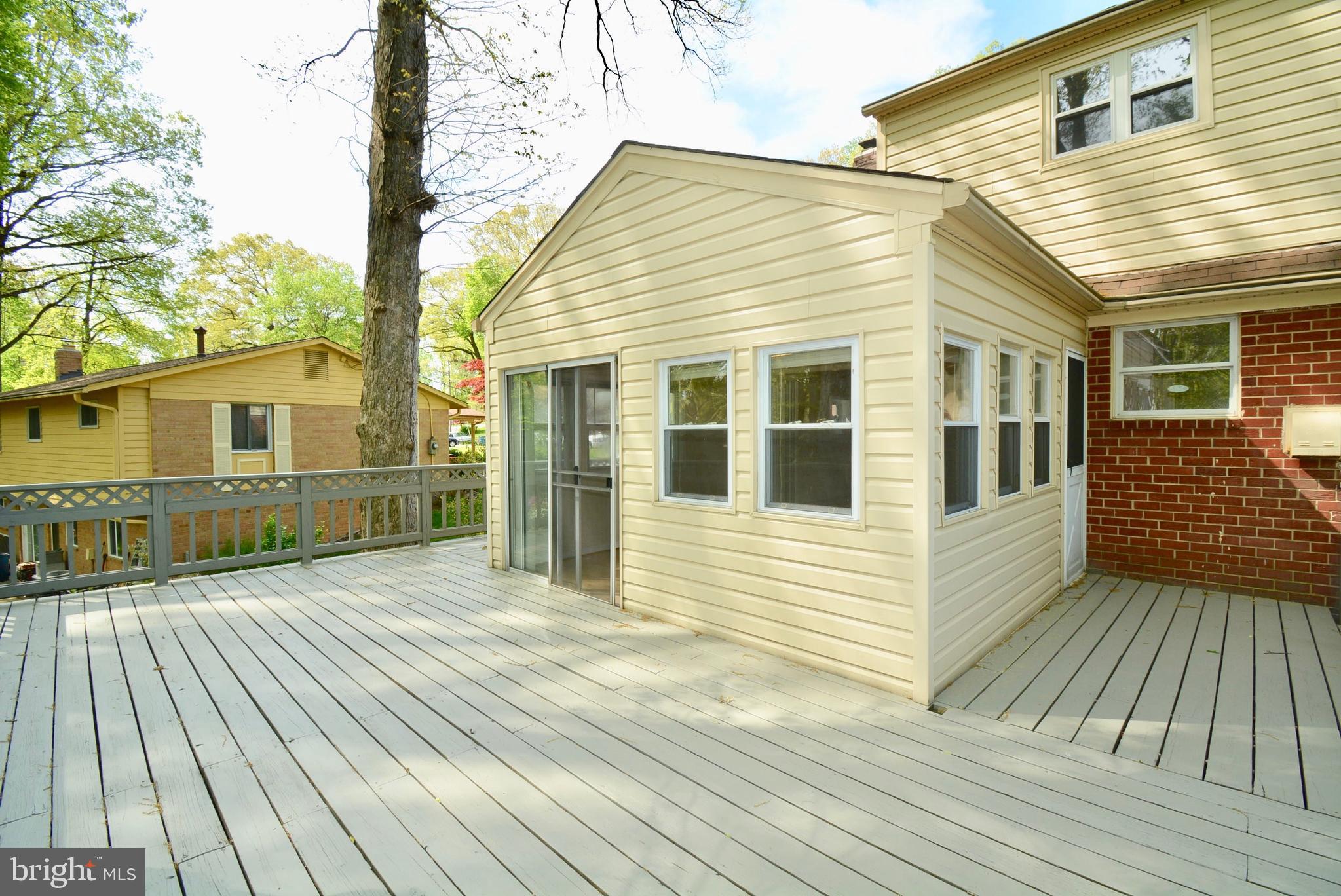 8921 Victoria Road Springfield, VA 22151 - Photo 28 of 29 Deck