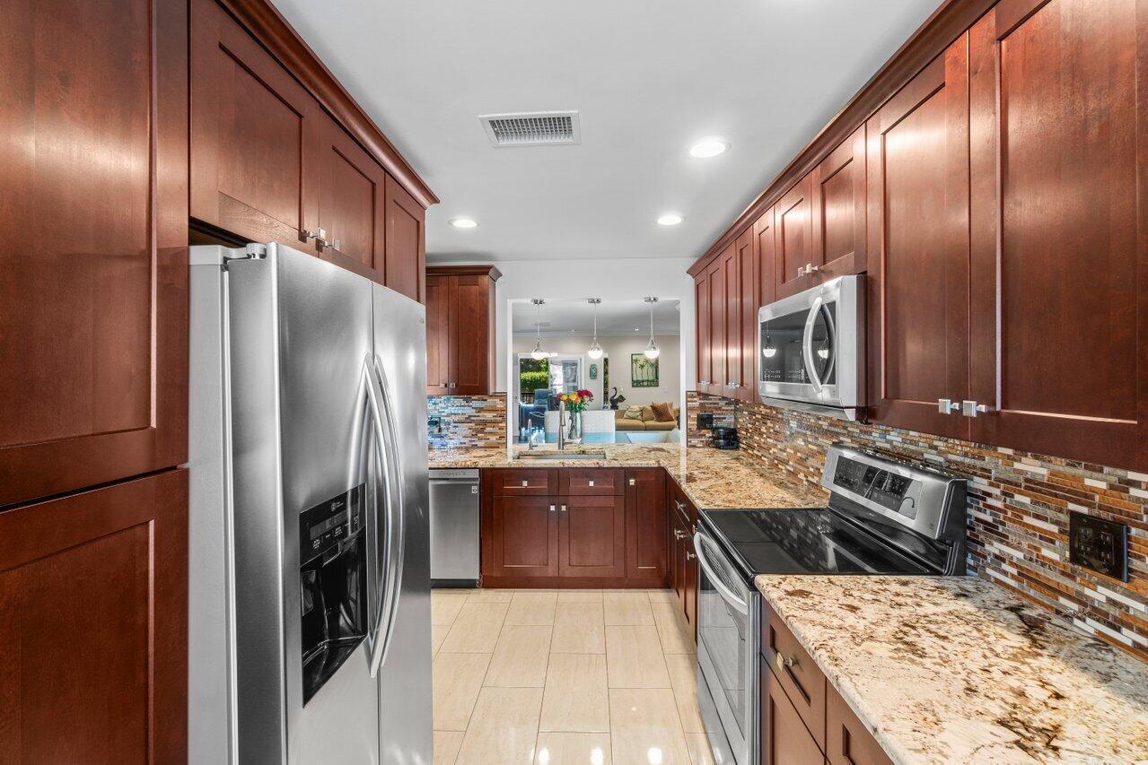 9 Stratford Drive, Unit D Boynton Beach, FL 33436 - Photo 17 of 61 017-9StratfordDriveEast-UnitD-BoyntonBea