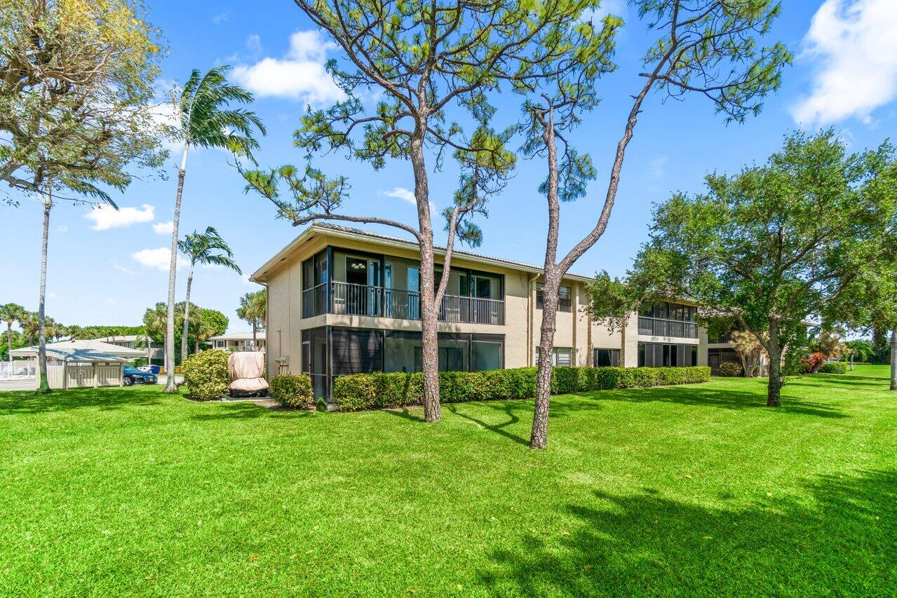 9 Stratford Drive, Unit D Boynton Beach, FL 33436 - Photo 31 of 61 031-9StratfordDriveEast-UnitD-BoyntonBea