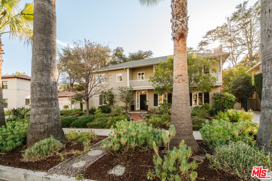 1465 Royal Boulevard Glendale, CA 91207 - Photo 2 of 67 a front view of a house with garden