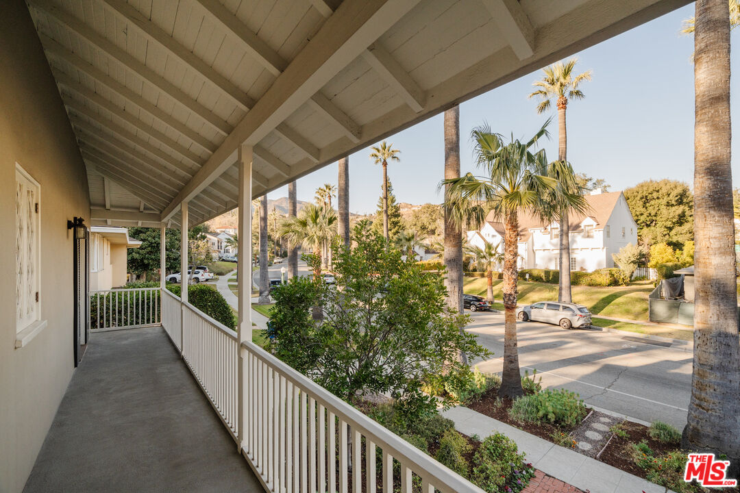 1465 Royal Boulevard Glendale, CA 91207 - Photo 34 of 67 a view of a balcony