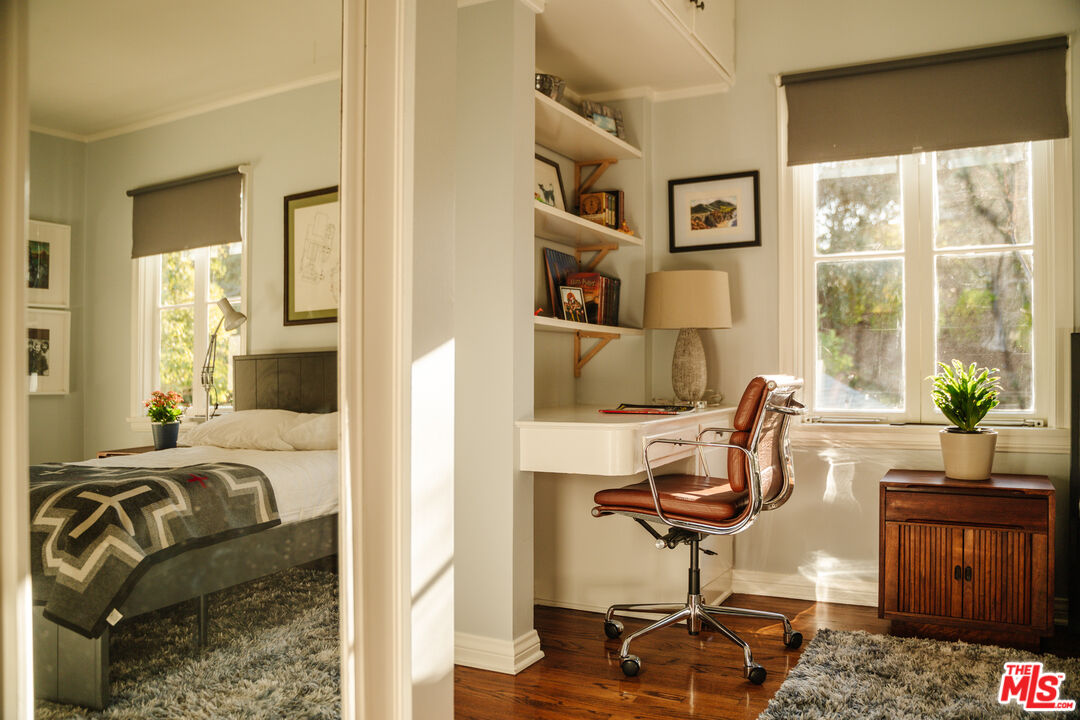 1465 Royal Boulevard Glendale, CA 91207 - Photo 47 of 67 a view of a livingroom with workspace and a window
