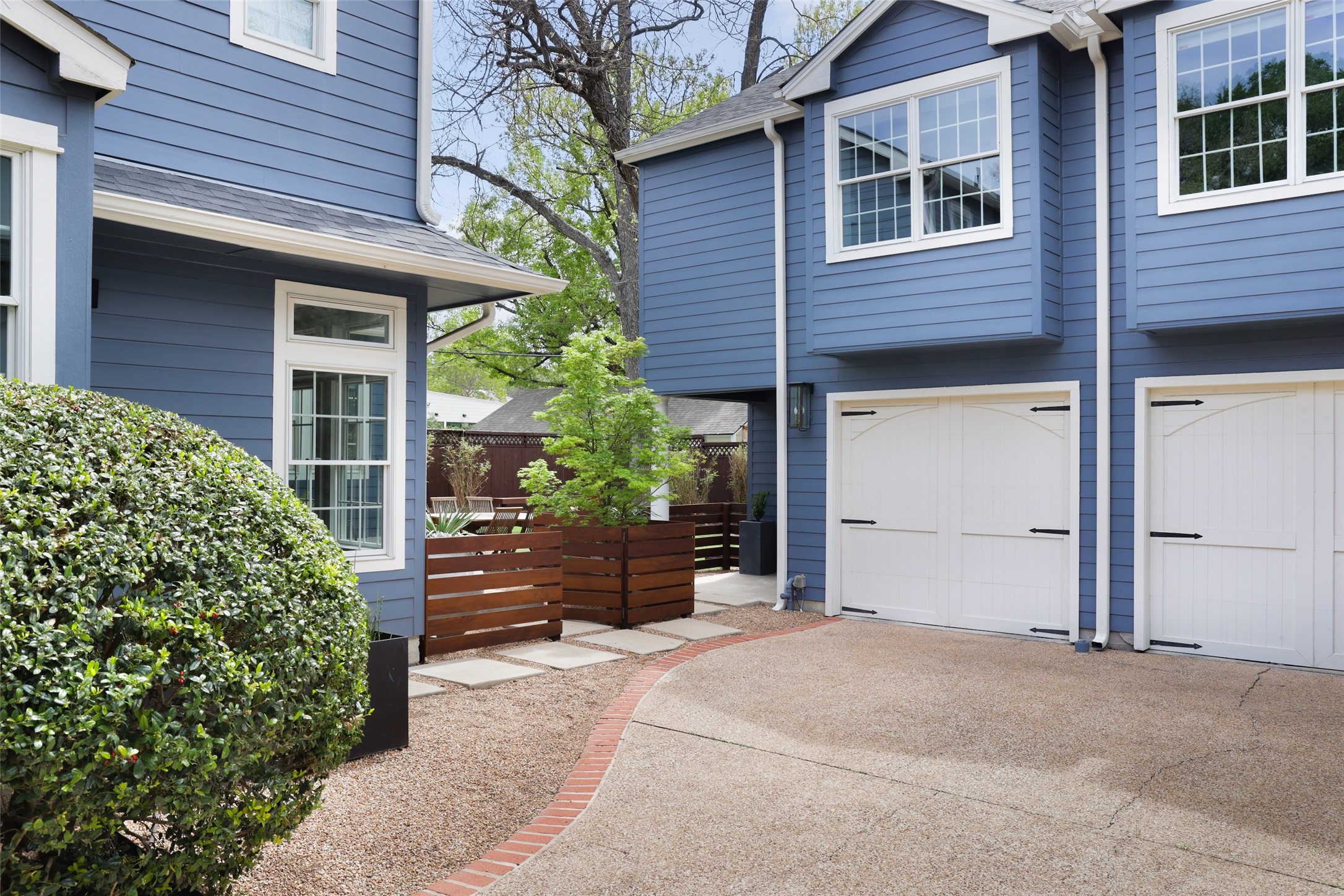 1711 West 29th Street, Unit 2 Austin, TX 78703 - Photo 5 of 6 a view of a house with a yard